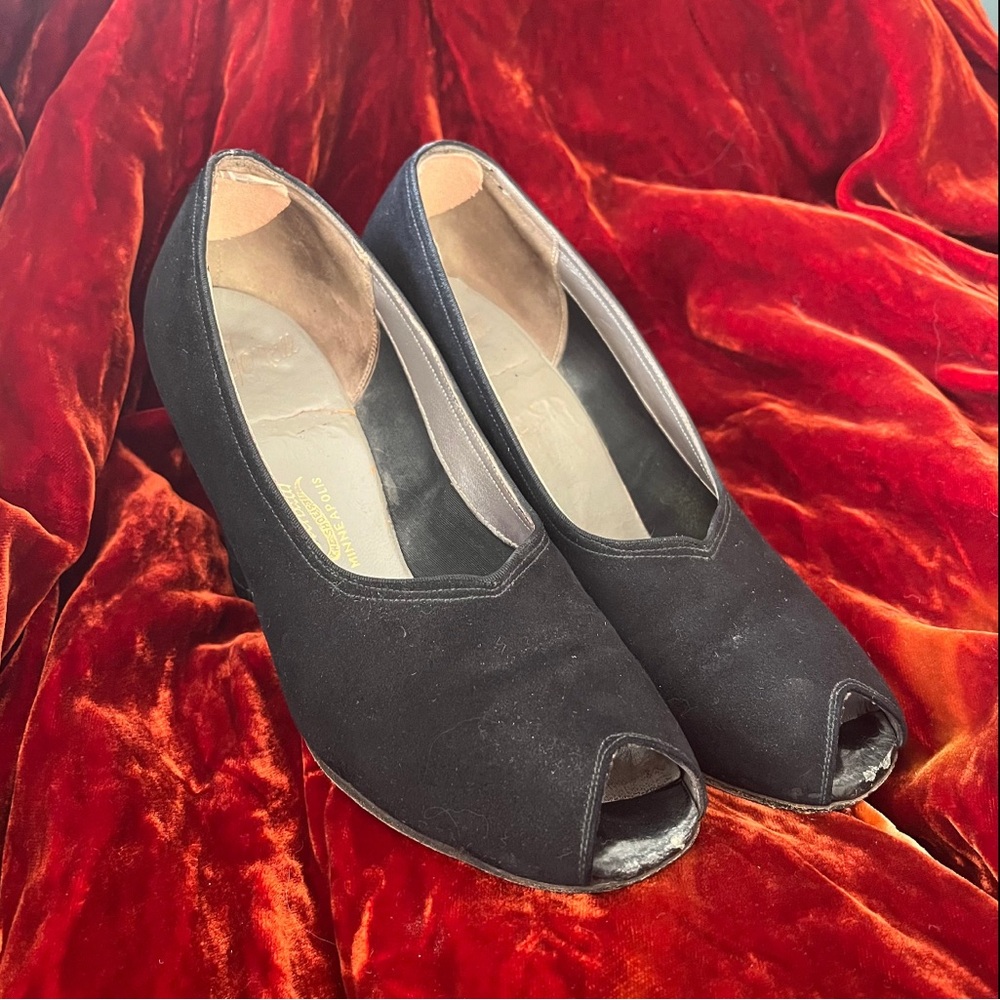 Vintage 1940’s Black Suede Pumps, 6.5/7